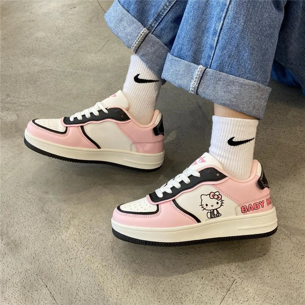 Sanrio Cute HELLO KITTY Designed Sneakers